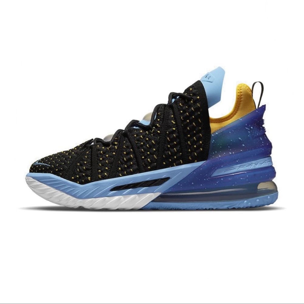 LEBRON XVlll - BLK UNIVERSITY GOLD-COAST - Sz 10 (NEW)